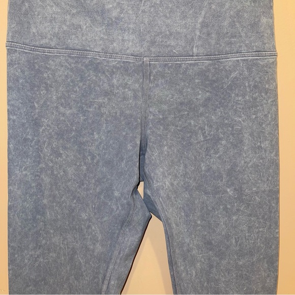 Lululemon Wunder Under Blue Leggings - Picture 4 of 5